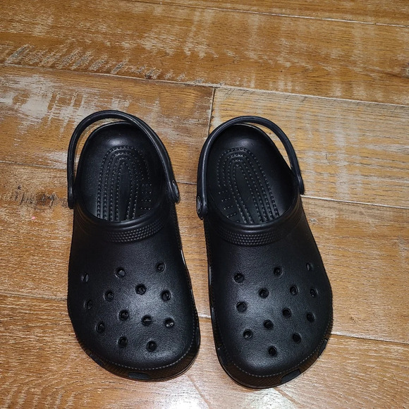 CROCS Other - Crocs Black Unisex Kids Junior Size 2 Comfort Clogs